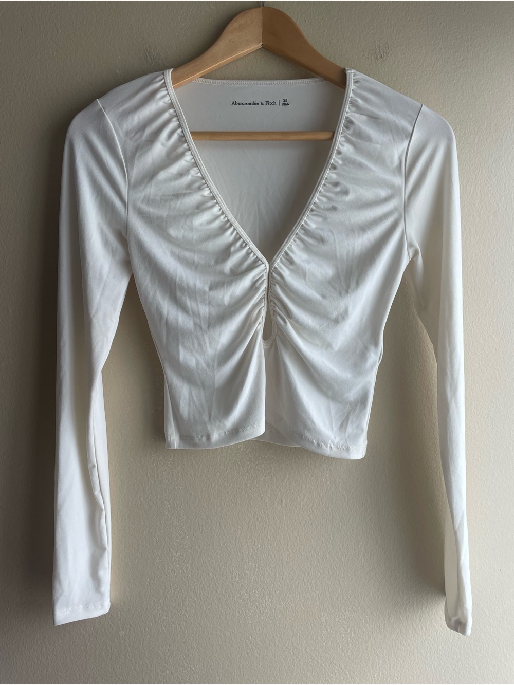 Abercrombie & Fitch Women White Ruched V-Neck Long Sleeve Crop Top Xs